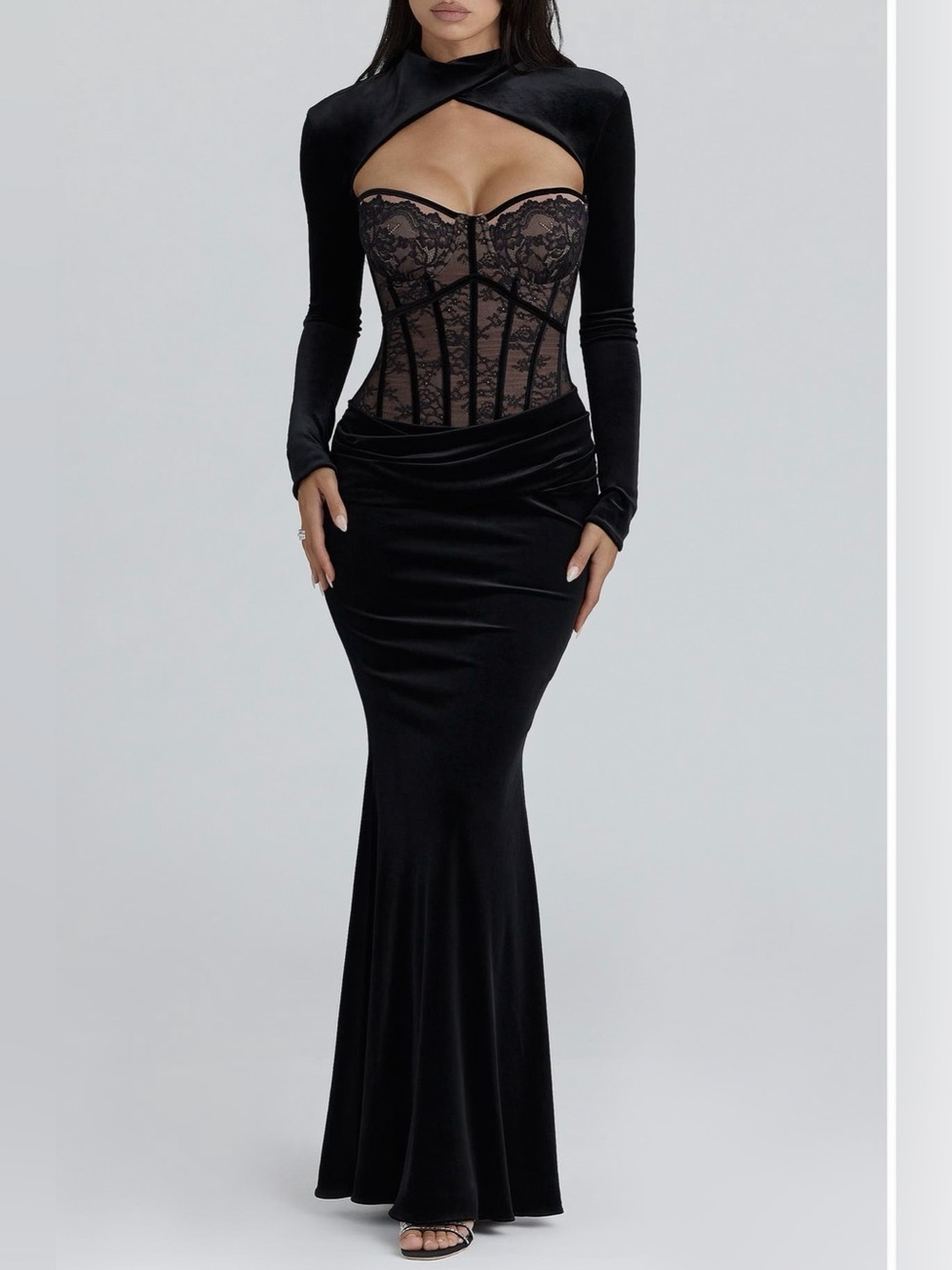 HOUSE OF CB
Ayana Strapless Lace & Velvet
Mermaid Gown & Bolero Set